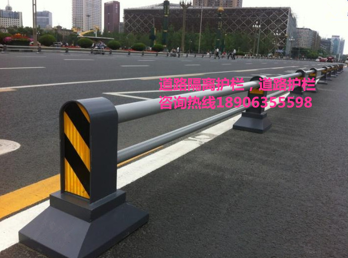 道路護欄，道路隔離柱，隔離墩